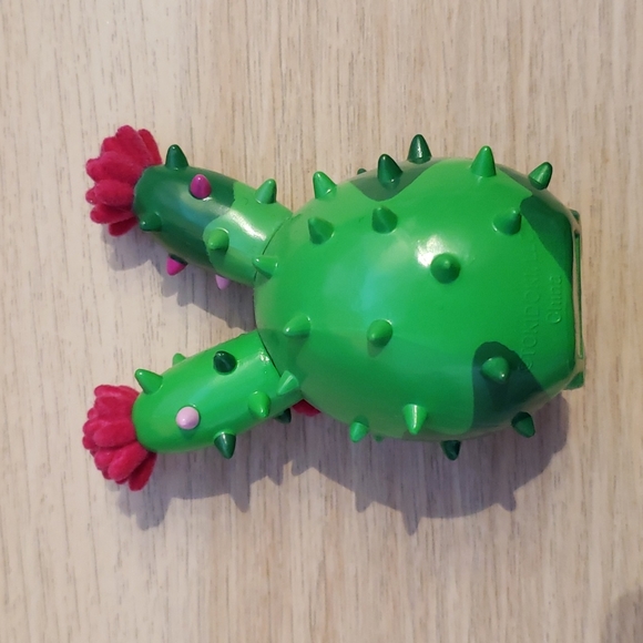 Tokidoki Cactus Bunnies collectible vinyl figure - Petal - Picture 2 of 4